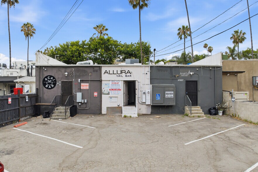 More Photos Of 11925-11927 Ventura Blvd, Studio City Storefront For Lease