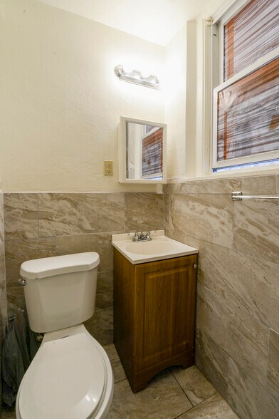 More Photos Of 3845 Chicago Ave, Minneapolis Apartments For Sale