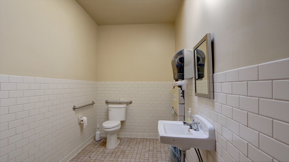 More Photos Of 520 S Main St, Geneva Religious Facility For Sale