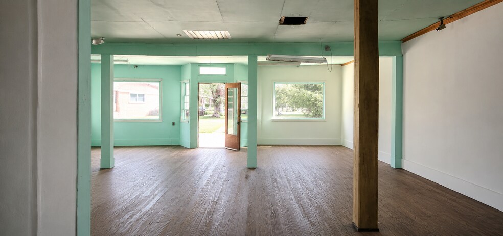 More Photos Of 418 Main st, Risingsun General Retail For Sale