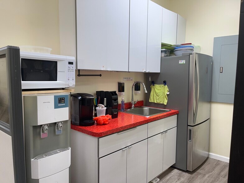 More Photos Of 42-35 Main St, Flushing Apartments For Sale