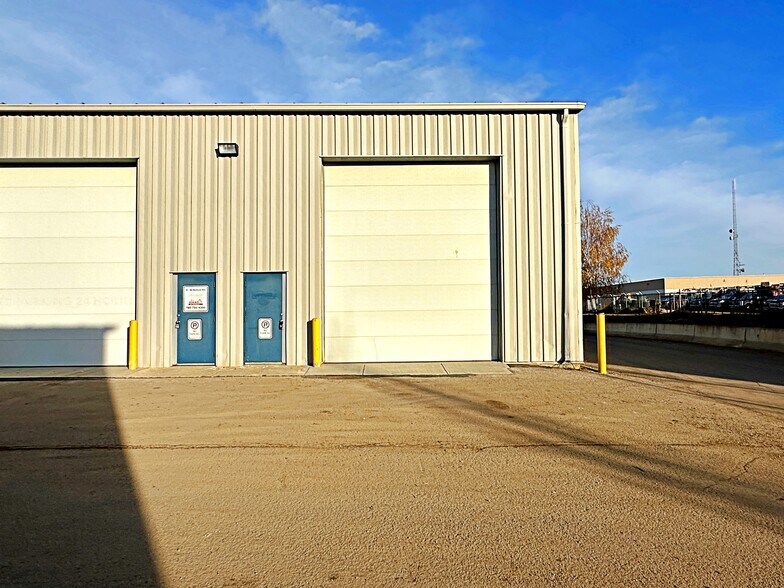 More Photos Of 380 Mackenzie Blvd, Fort McMurray Warehouse For Lease