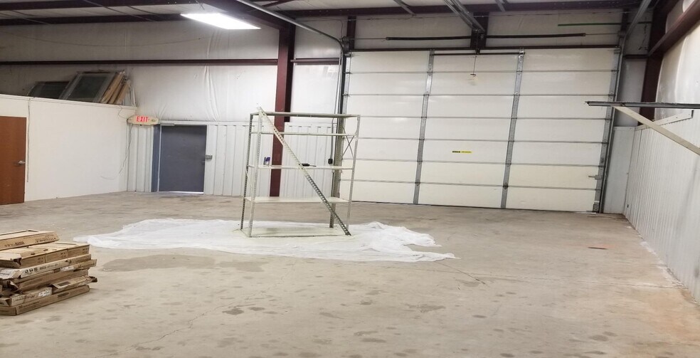 More Photos Of 3531-3547 MacDonnell Ave, Norman Warehouse For Lease