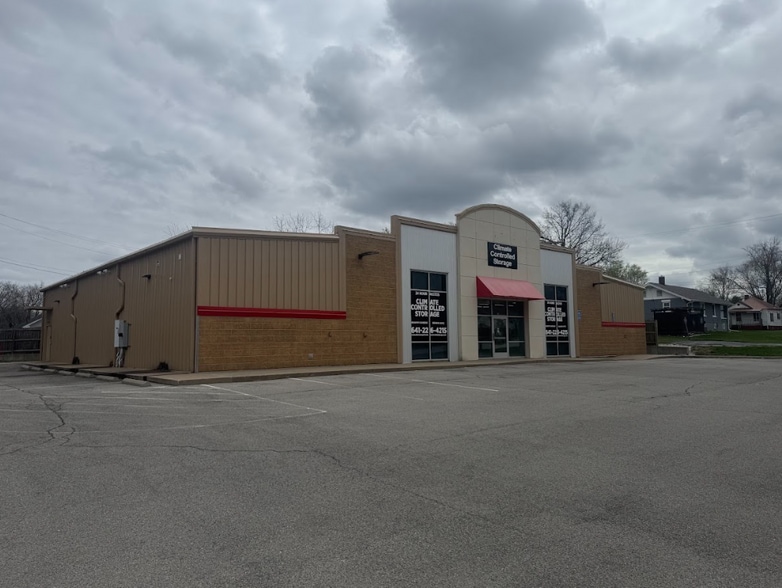 Primary Photo Of 620 N Morley St, Moberly Self Storage For Sale