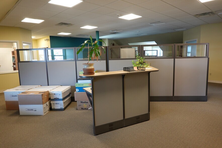More Photos Of 1 Union Wharf, Portland Storefront Retail Office For Lease