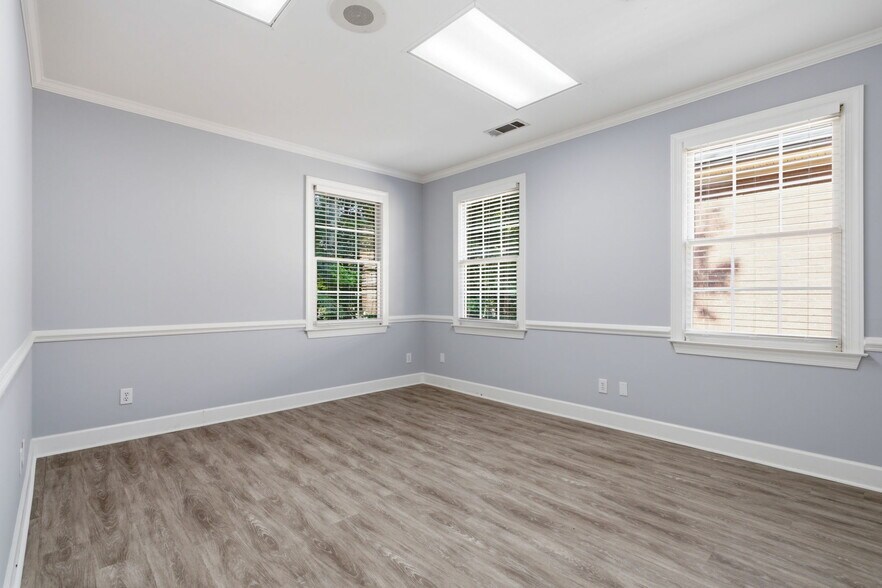 More Photos Of 2854 Johnson Ferry Rd, Marietta Office For Sale