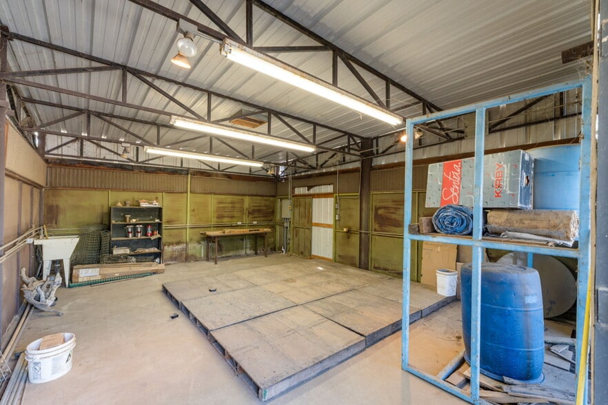 More Photos Of 23259 Avenue 64 Ave, Ducor Warehouse For Sale