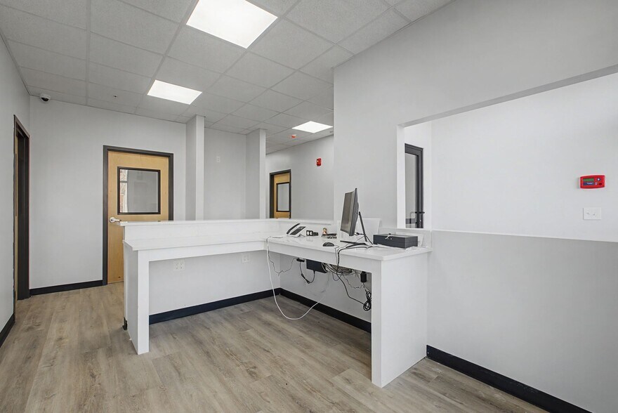 More Photos Of 207 Iris Dr, Hendersonville Daycare Center For Sale