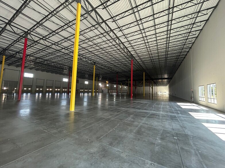 More Photos Of 1060 Mossyhead Plaza Drive, Defuniak Springs Unknown For Lease