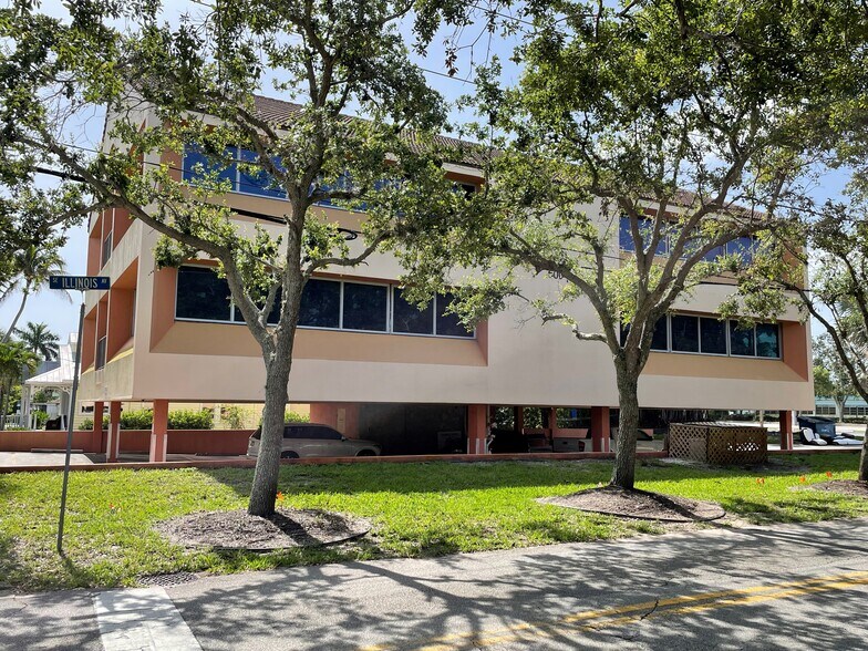 More Photos Of 500 SE Osceola St, Stuart Medical For Sale