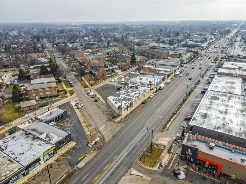 More Photos Of 8057 N Milwaukee Ave, Niles General Retail For Sale
