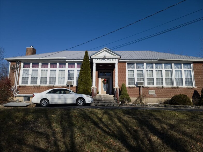 More Photos Of 15 Berkley Rd, Barnesville Restaurant For Sale