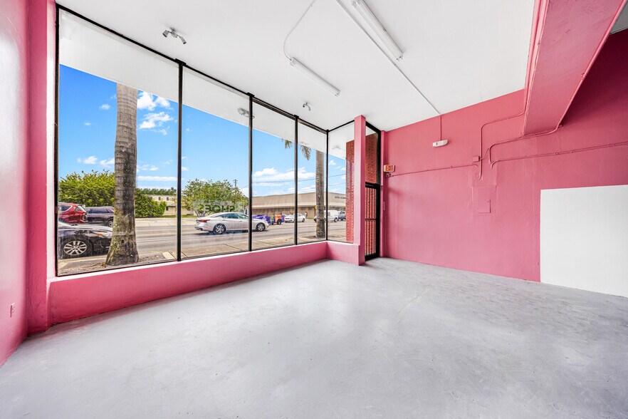 More Photos Of 8330 Biscayne Blvd, Miami Freestanding For Lease