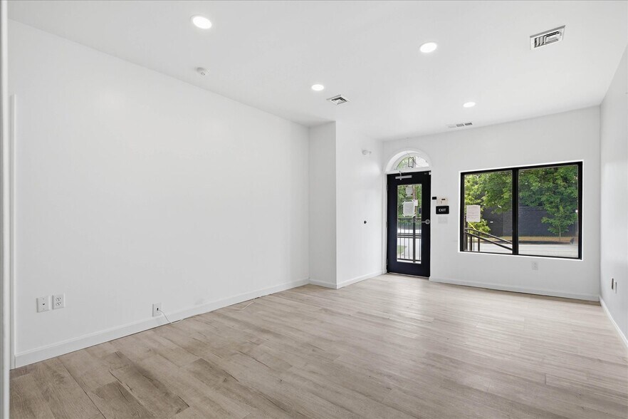 More Photos Of 641 S Prince St, Lancaster Storefront For Sale
