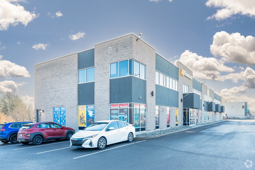 More Photos Of 1010 Rte Des Rivières, Lévis Freestanding For Sale