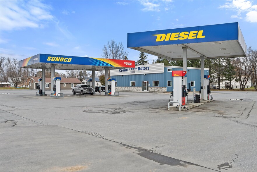 Primary Photo Of 86 Parsons St, Presque Isle Service Station For Sale