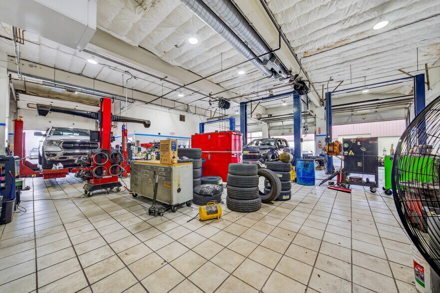 More Photos Of 708 N 18th St, Allentown Auto Repair For Lease