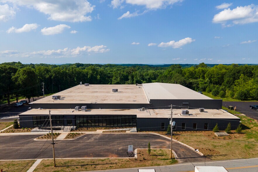 More Photos Of 255 Homer St, Commerce Manufacturing For Lease