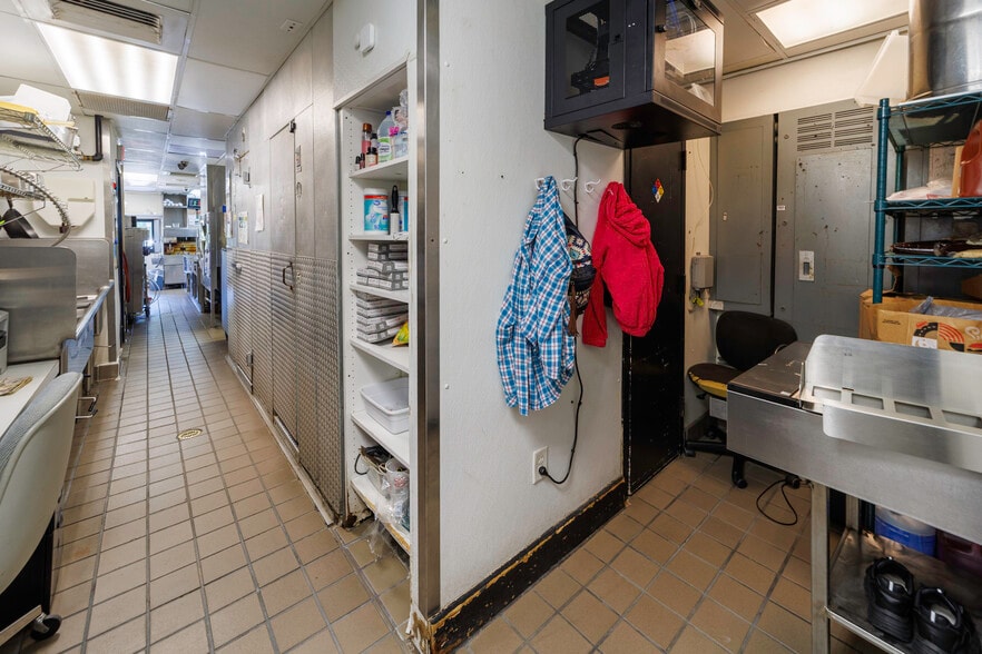 More Photos Of 12 Bo James St, Clayton General Retail For Sale