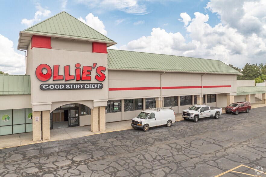 Primary Photo Of 1051-1085 Pearl Rd, Brunswick Storefront For Sale