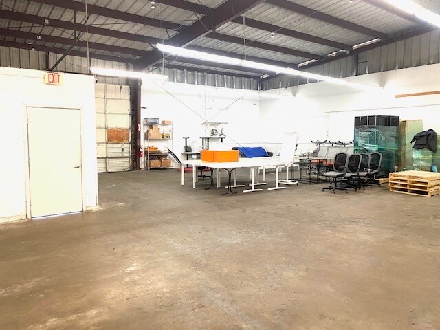 More Photos Of 9700 Almeda Genoa Rd, Houston Flex For Lease