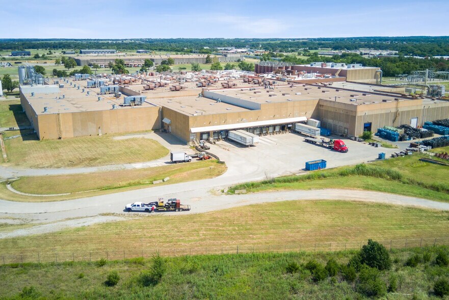 More Photos Of 41501 Wolverine Rd, Shawnee Manufacturing For Sale