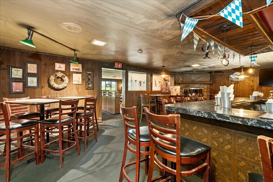 More Photos Of 31 Decatur St, Columbia Restaurant For Sale