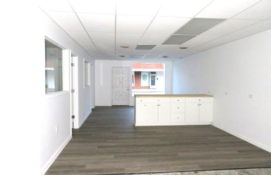 More Photos Of 15 E 11th St, Roanoke Rapids Storefront Retail Office For Sale