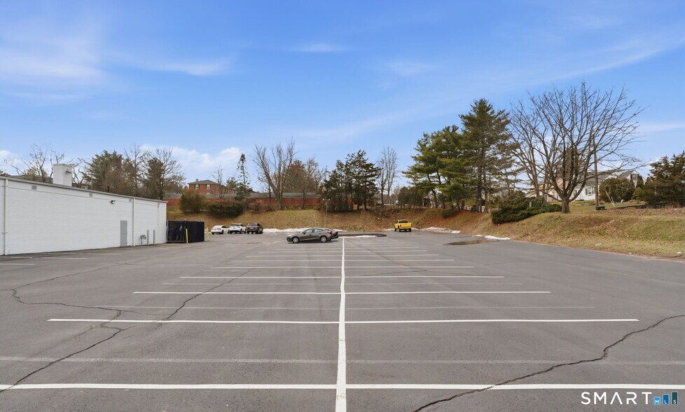 More Photos Of 657 Silas Deane Hwy, Wethersfield Freestanding For Lease