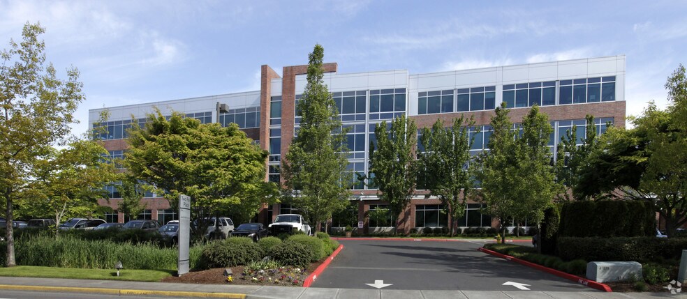 More Photos Of 7500 NE 41st St, Vancouver Office For Sale