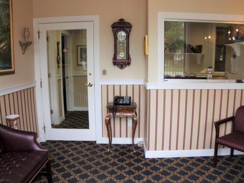 More Photos Of 950 Jericho Tpke, Westbury Office For Sale