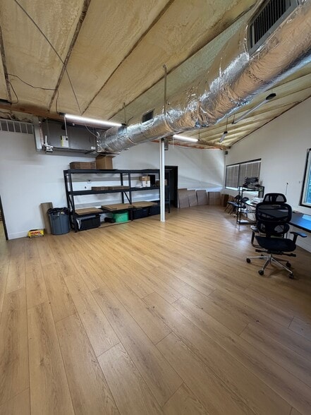 More Photos Of 14732 Lull St, Van Nuys Warehouse For Sale