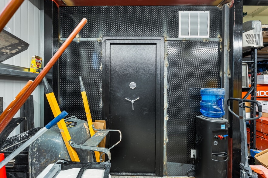 More Photos Of 9341 Commerce Center St, Highlands Ranch Warehouse For Sale