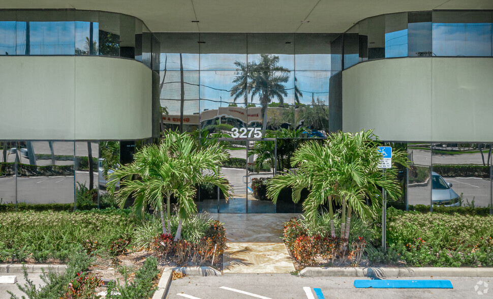 Primary Photo Of 3275 W Hillsboro Blvd, Deerfield Beach Office For Lease