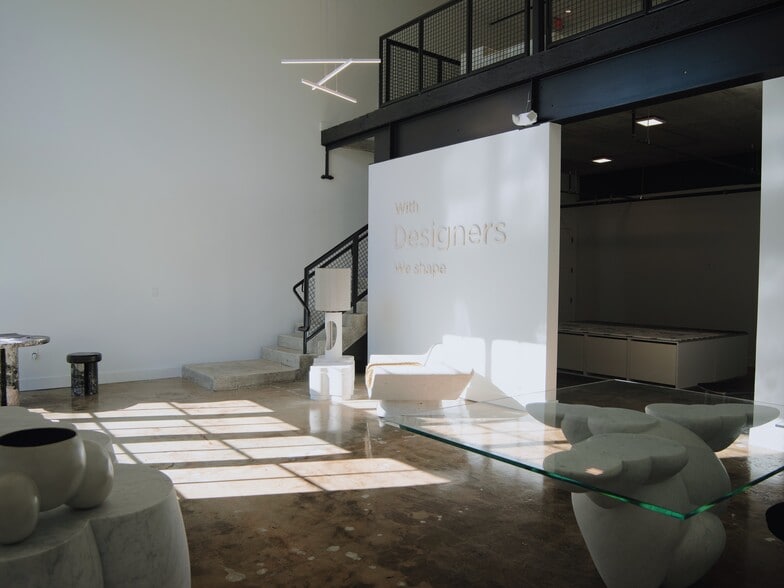 More Photos Of 8163 NE 2nd Ave, Miami Freestanding For Lease