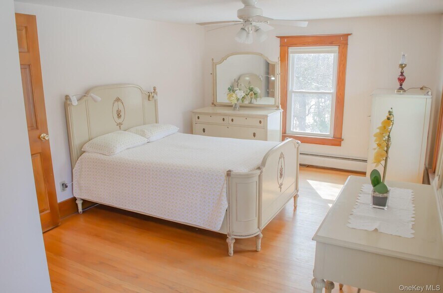 More Photos Of 8874 US Route 9W, Athens Office Residential For Sale