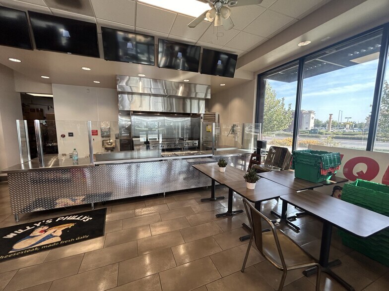 More Photos Of 6782 Herndon Ave, Fresno General Retail For Sale