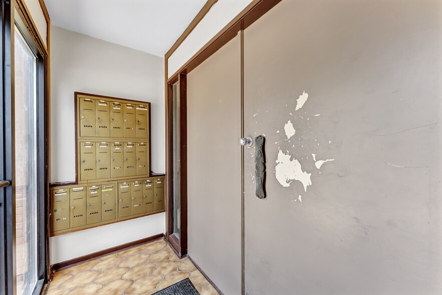 More Photos Of 109 Division St N, Kingsville Apartments For Sale
