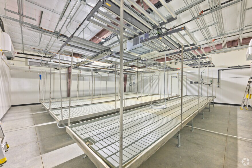 More Photos Of 84829 Avenue 48, Coachella Manufacturing For Sale