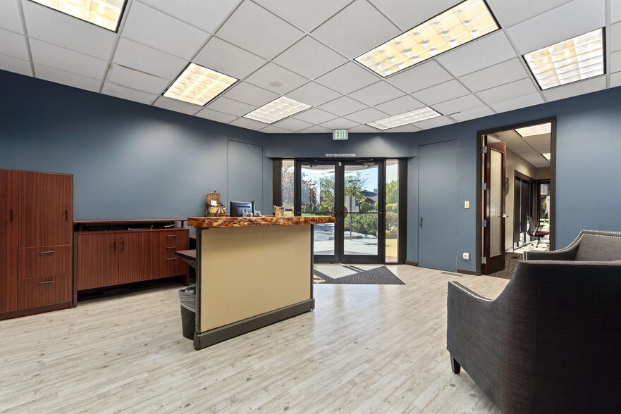 More Photos Of 2700 Airport Way, Boise Medical For Sale