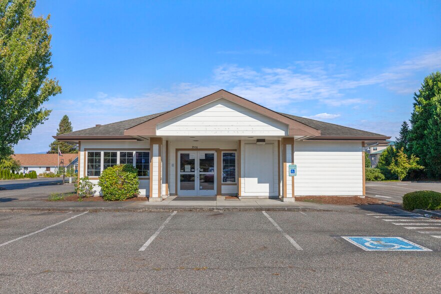 More Photos Of 3506 168th St NE, Arlington Bank For Sale