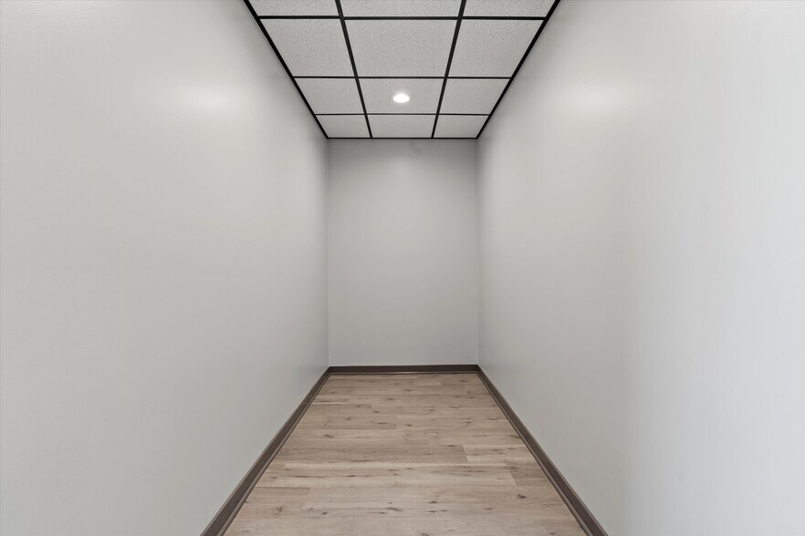 More Photos Of 502 W Markey Rd, Belton Medical For Sale