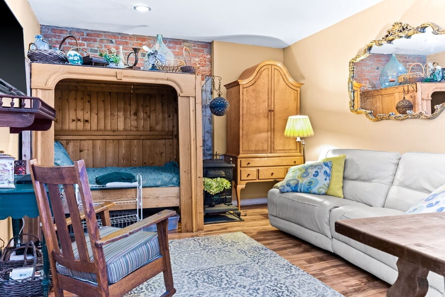 More Photos Of 521 Saint Philip St, New Orleans Storefront Retail Residential For Sale