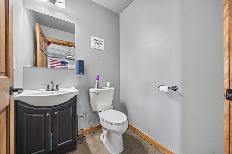 More Photos Of 406 N Union St, Dwight Truck Terminal For Sale