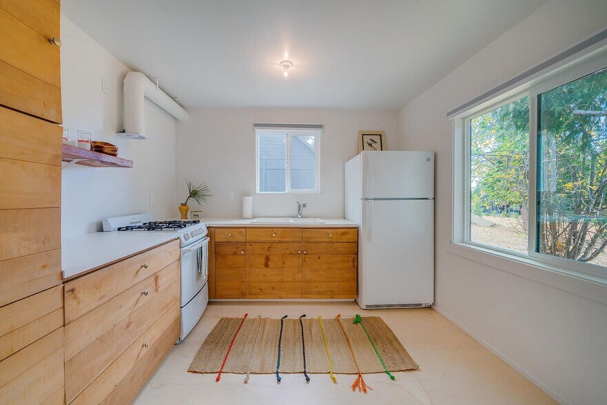 More Photos Of 25807 State Highway 189, Twin Peaks Hotel For Sale