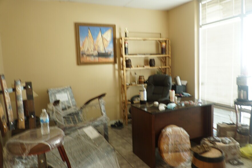 More Photos Of 1700 35th St, Orlando Warehouse For Lease