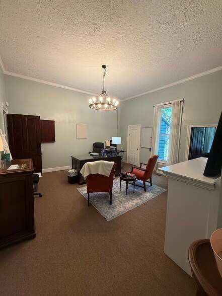 More Photos Of 159 S College St, Hamilton Office For Sale