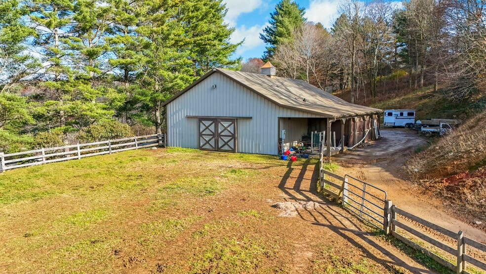 More Photos Of 223 Pine Hill Rd, Boone Horse Stables For Sale