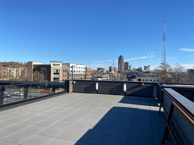More Photos Of 2120 Ingersoll Ave, Des Moines Restaurant For Lease