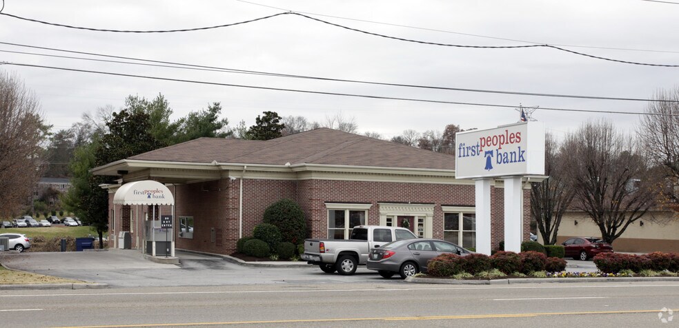 Primary Photo Of 7100 Kingston Pike, Knoxville Bank For Lease